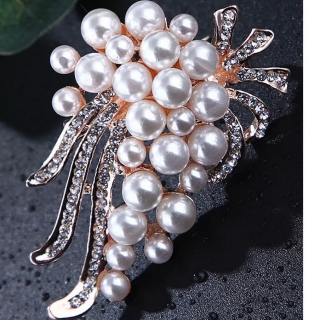 Pearl silver brooch